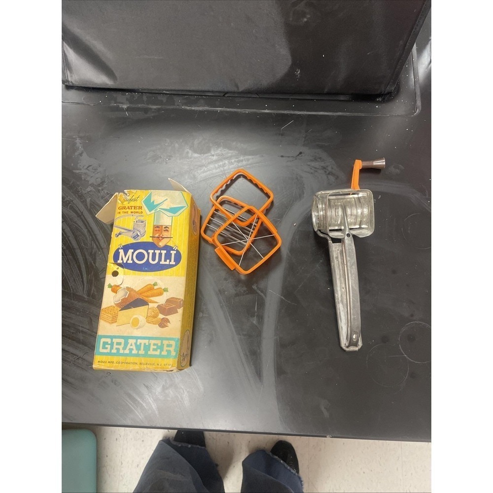 Vintage Mouli Handheld Rotary Grater in Original Damaged Box #21538